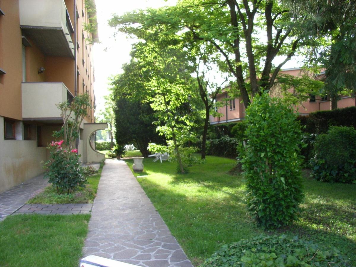 Bed and Breakfast Viamilano25 Мирандола Экстерьер фото